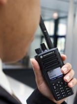 MOTOTRBO R7 Series Portable Two-Way Radio Quick Reference Guide (EMEA)